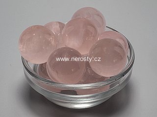 rose quartz, sphere